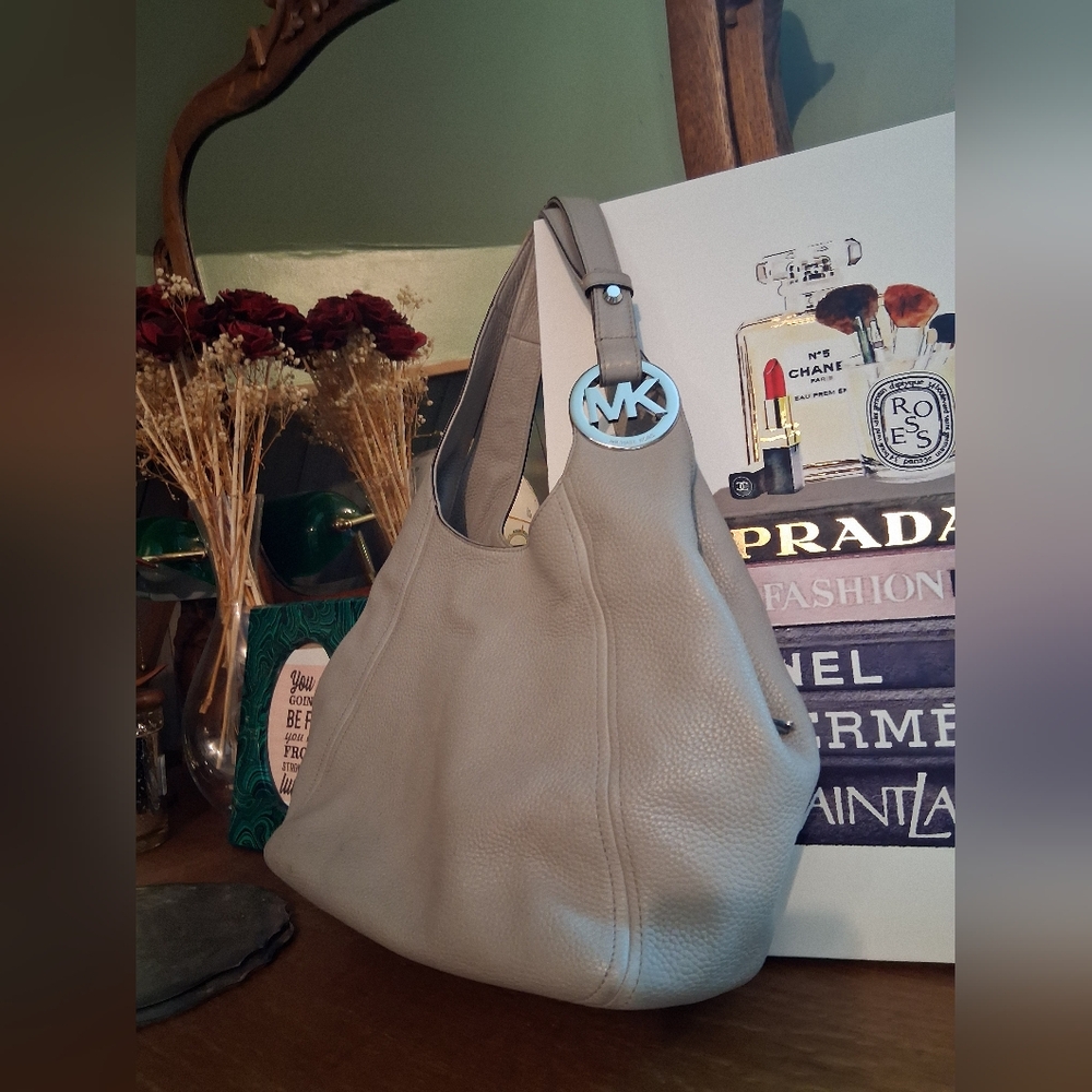 Michael Kors Fulton Large Pebbled Leather Shoulder Bag in Gray